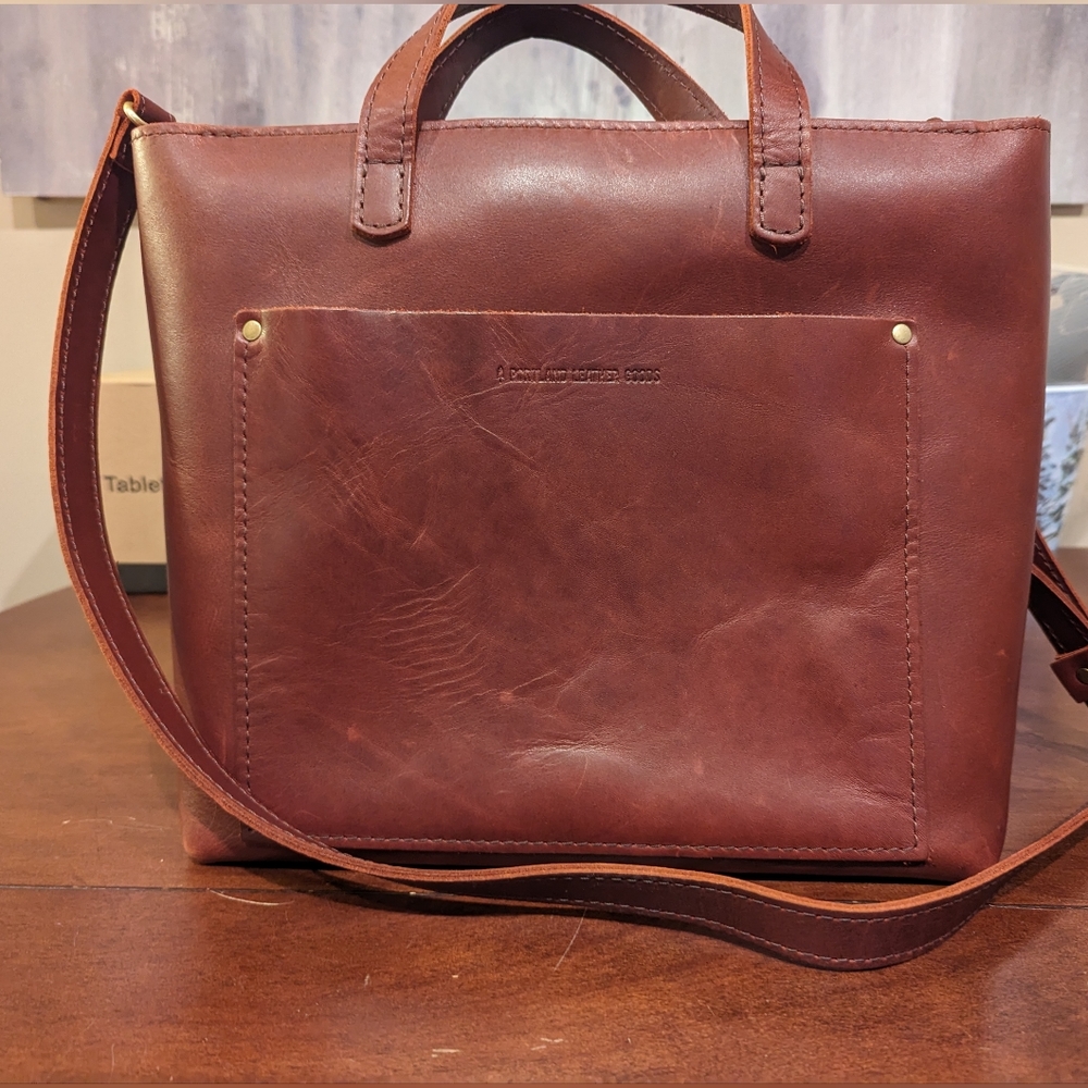 Portland Leather Goods Medium Zip Crossbody